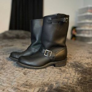 womens US sz 9 Frye Engineer 12r boots